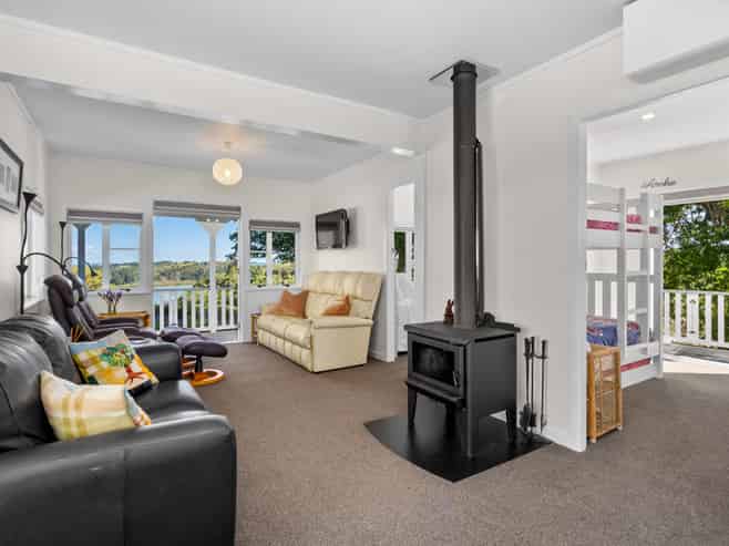 35 Oxford Street, Whakapirau