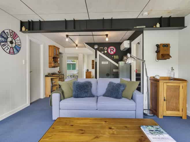 4 McIntosh Road, Brighton