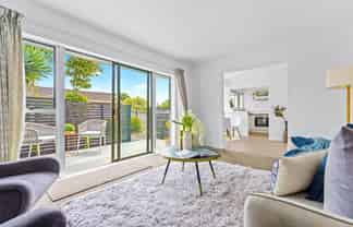 1/307 Wairau Road, Totara Vale