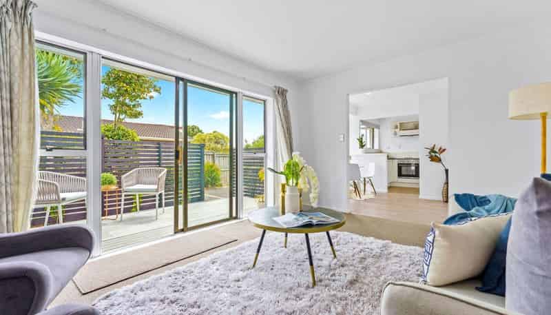 1/307 Wairau Road, Totara Vale