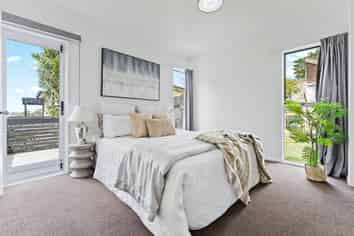 1/307a Wairau Road, Totara Vale