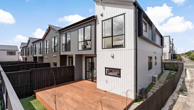 9A  Hiki Street, Hobsonville