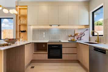 112E Beach Road, Te Atatu Peninsula