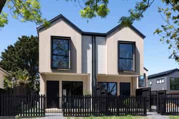 112E Beach Road, Te Atatu Peninsula