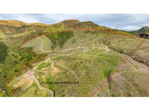 1301 Western Valley Road, Port Levy