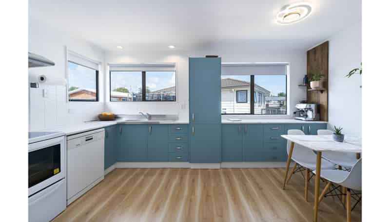 2/221 Waitemata Drive, Ranui