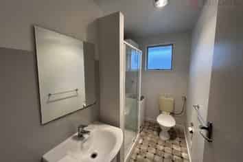 2/520 Hereford Street, Linwood