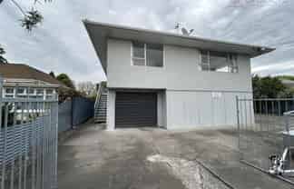 2/520 Hereford Street, Linwood