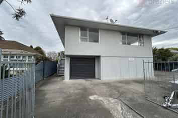 2/520 Hereford Street, Linwood