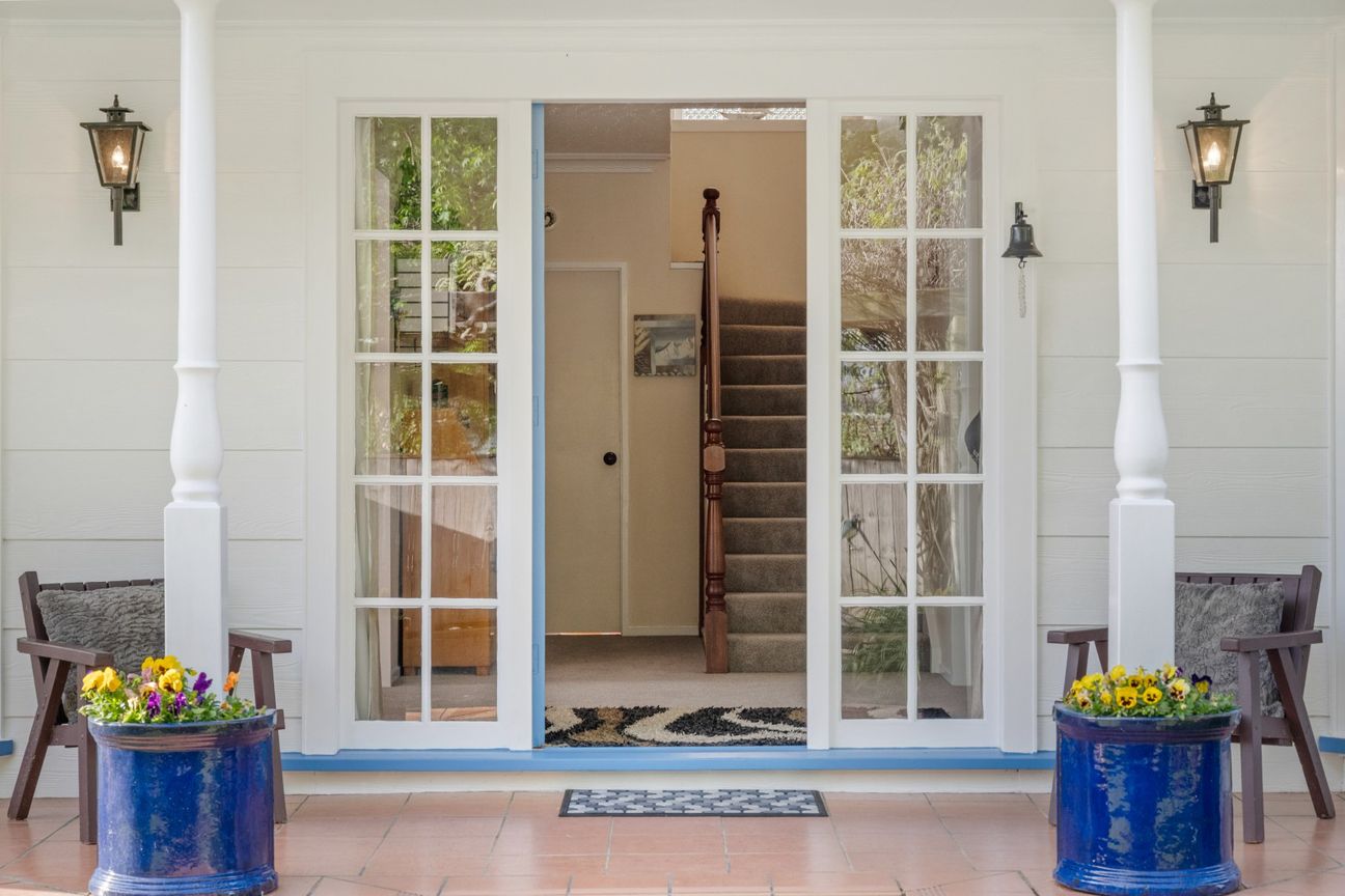 Where Growing Families Find Space, Sun & Serenity - Vista 5