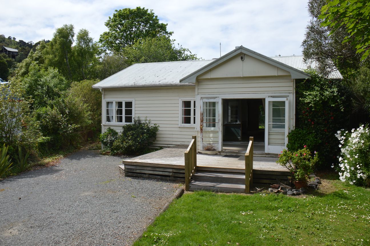 Prime Renovation Opportunity – pohled 2