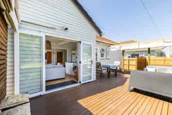 5 Barker Road, Marewa