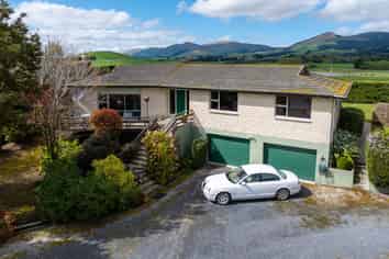 101 Main Road, Clinton