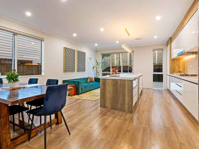 114 McQuoids Road, Flat Bush