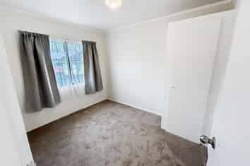 2/28 Hannah Road, Otara