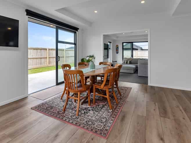 25 Taurangawaka, One Tree Point