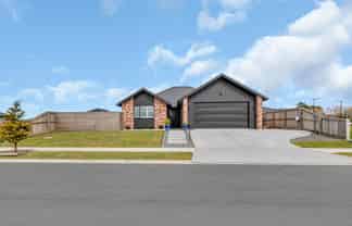 25 Taurangawaka Road, One Tree Point