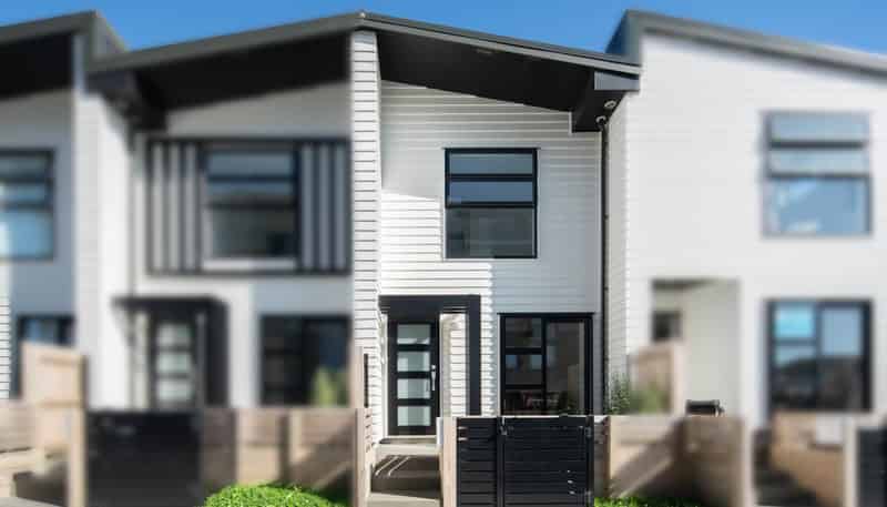 20 Rauemi Way, Te Atatu South