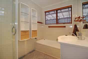 10 Luanda Drive, Ranui