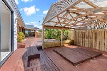 156 Whitford Road, Somerville