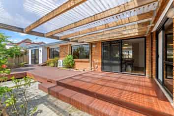 156 Whitford Road, Somerville