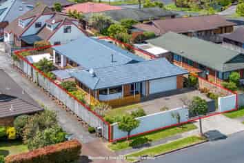 156 Whitford Road, Somerville