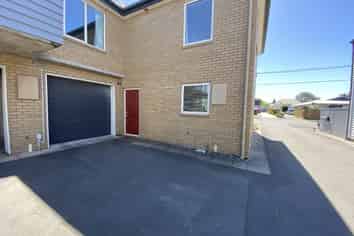 2/346 Hereford Street, Linwood