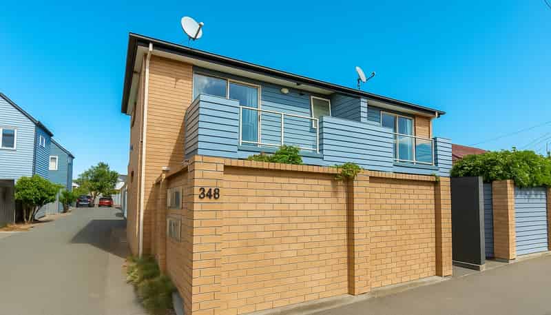 2/346 Hereford Street, Linwood