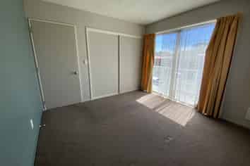 2/346 Hereford Street, Linwood