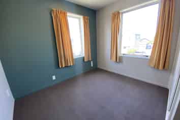 2/346 Hereford Street, Linwood
