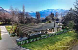 2 Annahs Place, Wanaka