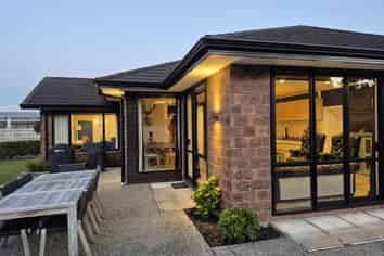 10 Kawatiri Place, Westport