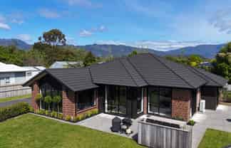 10 Kawatiri Place, Westport