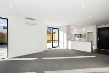 5/10 Shamrock Lane, Te Atatu Peninsula