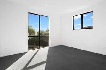5/10 Shamrock Lane, Te Atatu Peninsula