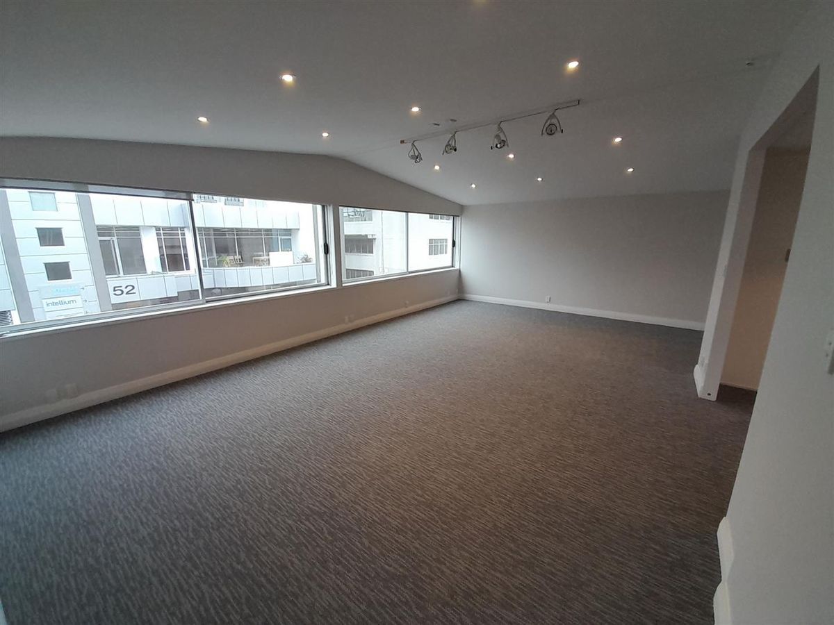 Modern Uptown Office Opportunity - Ansicht 5