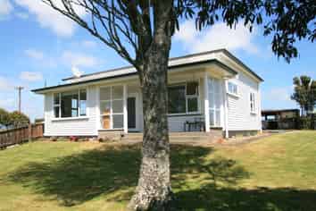 828 Hursthouse Road, Inglewood