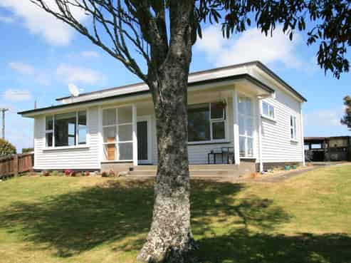 828 Hursthouse Road, Inglewood