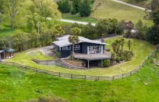 307 Ruakokoputuna Road, Martinborough