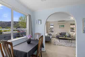 24A Roband Crescent, Brown Owl