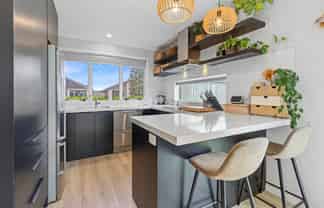 8 Komata Crescent, Papamoa