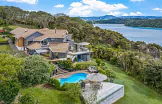 47 Puriri Place, Sandspit