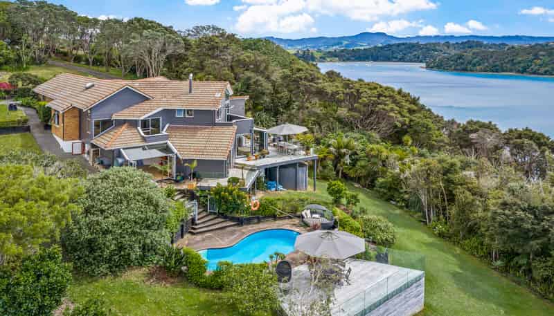 47 Puriri Place, Sandspit