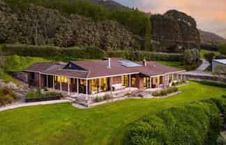 204 Huia Street, Waikanae