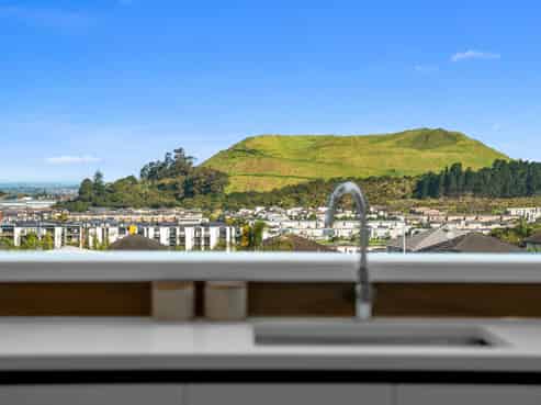 212B Norman Lesser Drive, Saint Johns