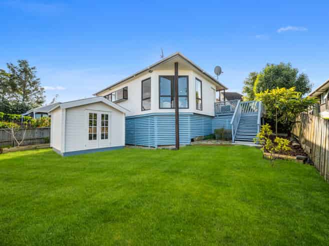 212B Norman Lesser Drive, Saint Johns