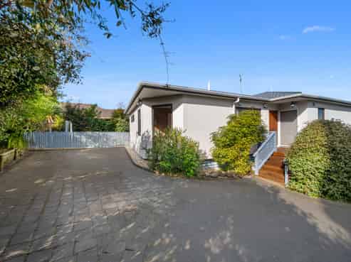 212B Norman Lesser Drive, Saint Johns