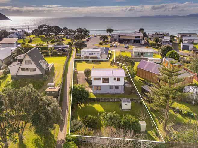 353 Tangiora Avenue, Whangapoua