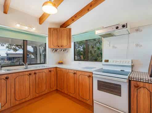 353 Tangiora Avenue, Whangapoua