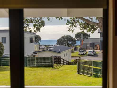 353 Tangiora Avenue, Whangapoua